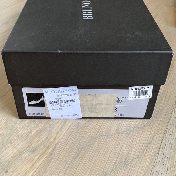 Bruno Magli Italian Pumps - Picture 7 of 9